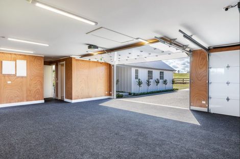 Photo of property in 5 Lens Way, Acacia Bay, Taupo, 3385