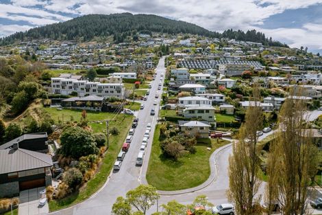 Photo of property in 1 Suburb Street, Queenstown, 9300