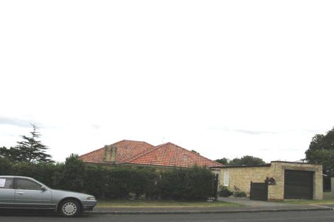 Photo of property in 1/95 Birkdale Road, Birkdale, Auckland, 0626