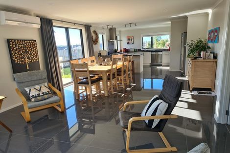 Photo of property in 16 Patatee Terrace, Baverstock, Hamilton, 3200