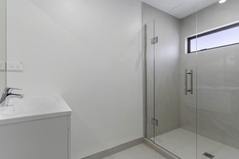 Photo of property in 41 Kingdale Road, Henderson, Auckland, 0610