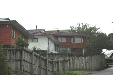 Photo of property in 2/17 Kupari Place, Totara Vale, Auckland, 0629