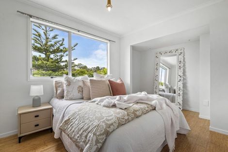 Photo of property in 16 Jayne Place, Torbay, Auckland, 0630