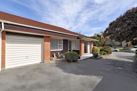 Photo of property in 7 Camberwell Place, Avonhead, Christchurch, 8042