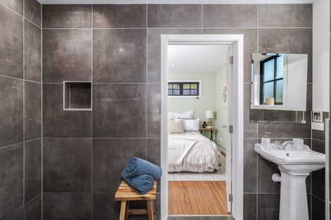 Photo of property in 24 Jacksons Road, Lyttelton, 8082