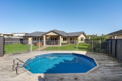 Photo of property in 13 Amberley Place, Flagstaff, Hamilton, 3210