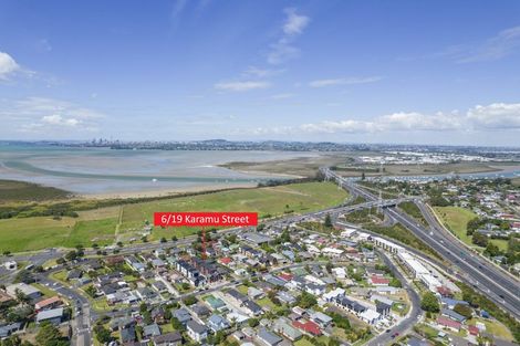 Photo of property in 6/19 Karamu Street, Te Atatu Peninsula, Auckland, 0610