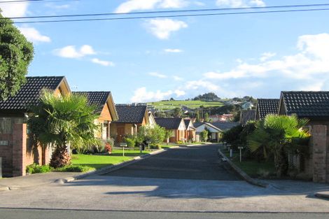 Photo of property in 4/262 Centreway Road, Orewa, 0931