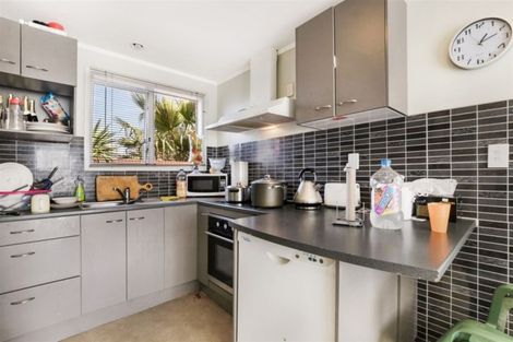 Photo of property in 12 Kohinoor Avenue, Mangere, Auckland, 2022