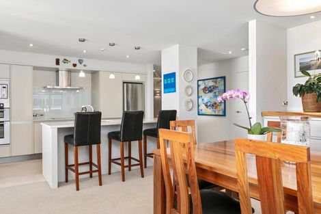 Photo of property in 9/48 Marine Parade, Mount Maunganui, 3116
