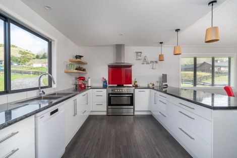 Photo of property in 11 Lochinvar Lane, Acacia Bay, Taupo, 3385