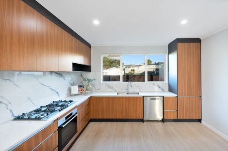 Photo of property in 38a Pokapu Street, Titirangi, Auckland, 0600