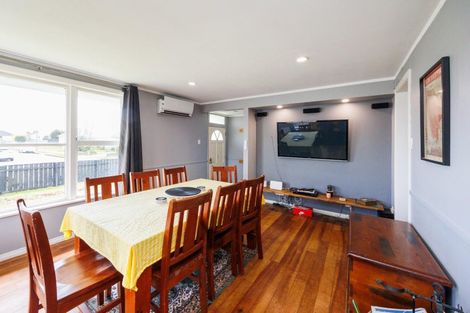 Photo of property in 16 Avon Terrace, Roslyn, Palmerston North, 4414