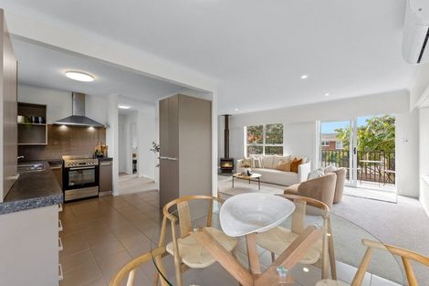 Photo of property in 3/6 Gordon Avenue, Milford, Auckland, 0620