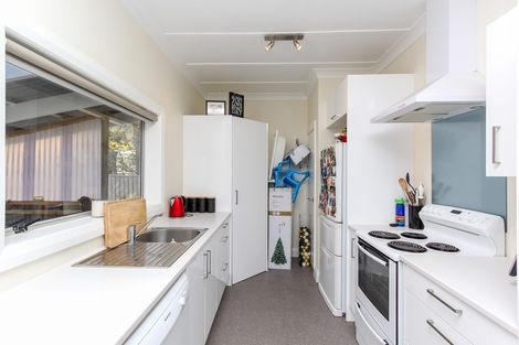 Photo of property in 14 Calvert Road, Moturoa, New Plymouth, 4310