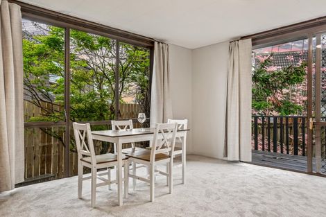 Photo of property in 2/5 Compass Place, Te Atatu Peninsula, Auckland, 0610