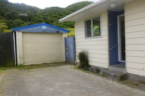 Photo of property in 51f1- Hartford Crescent, Totara Park, Upper Hutt, 5018