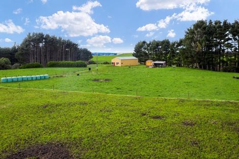 Photo of property in 69 Iredale Road, Hawera, 4610