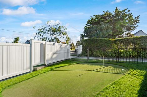 Photo of property in 17 Zealandia Road, Manly, Whangaparaoa, 0930