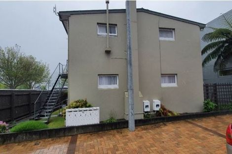 Photo of property in 33 Queen Street, Upper Hutt Central, Upper Hutt, 5018