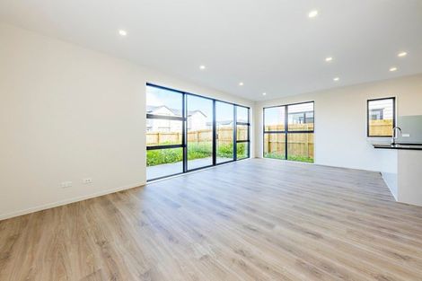 Photo of property in 4 Hollowout Street, Takanini, 2112