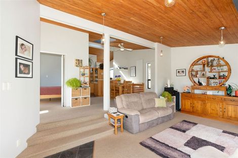 Photo of property in 2 Tahi Road, Paraparaumu Beach, Paraparaumu, 5032