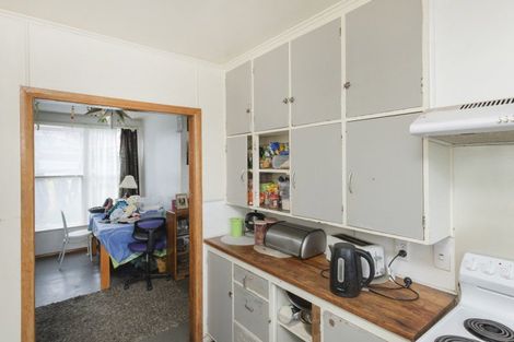 Photo of property in 11 Cambridge Terrace, Kaiti, Gisborne, 4010