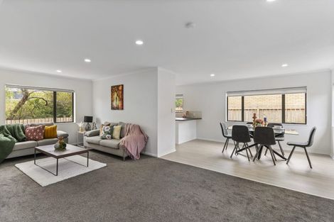 Photo of property in 15 Ali Place, Ranui, Auckland, 0612