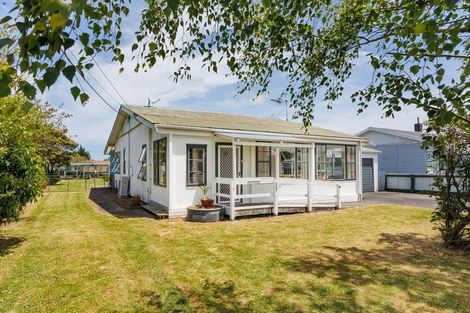 Photo of property in 30 Ngahina Street, Marton, 4710