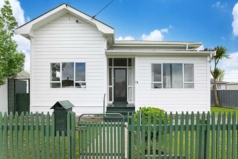 Photo of property in 15 Burton Avenue, Whanganui East, Whanganui, 4500