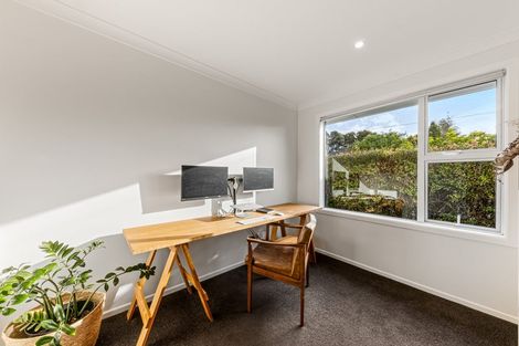 Photo of property in 4 Divich Avenue, Te Atatu South, Auckland, 0610