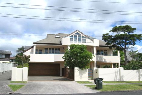 Photo of property in 1/20 Rangitoto Terrace, Milford, Auckland, 0620
