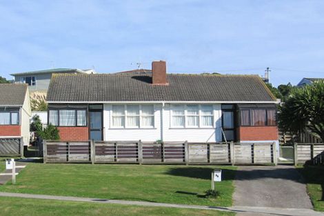 Photo of property in 20-46 Te Pene Avenue, Titahi Bay, Porirua, 5022