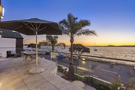 Photo of property in 14 The Parade, Bucklands Beach, Auckland, 2012