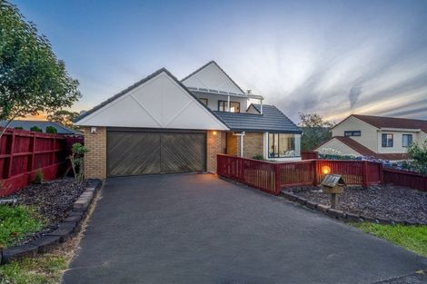 Photo of property in 5/7 Eske Place, Highland Park, Auckland, 2010