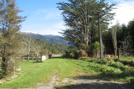 Photo of property in 8 Glassons Lane, Blackball, 7804