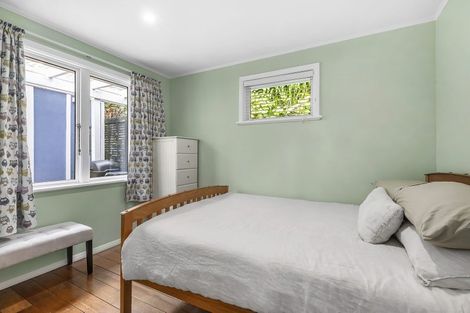 Photo of property in 65 Airlie Road, Plimmerton, Porirua, 5026