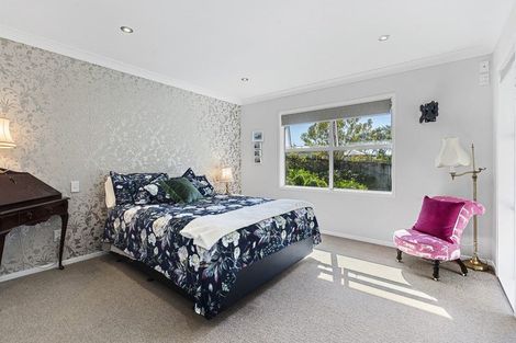 Photo of property in 525e Mangorei Road, Highlands Park, New Plymouth, 4312