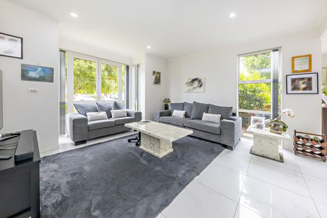 Photo of property in 37 Popokatea Drive, Takanini, 2112