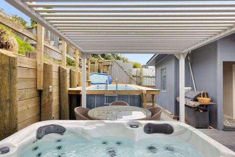 Photo of property in 16 Little Waihi Road, Maketu, 3189