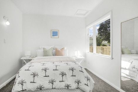Photo of property in 52 Durham Crescent, Fairfield, Lower Hutt, 5011