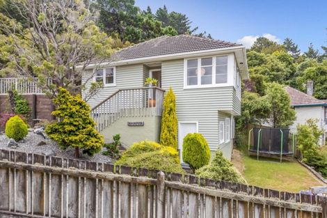 Photo of property in 10 Hill Grove, Naenae, Lower Hutt, 5011