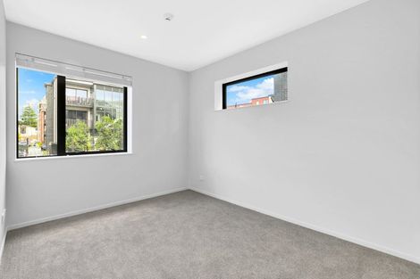 Photo of property in 25/g01 Potter Avenue, Northcote, Auckland, 0627