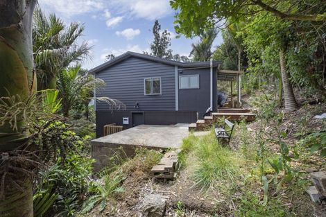 Photo of property in 6-8 Sylvan Glade, Piha, New Lynn, 0772