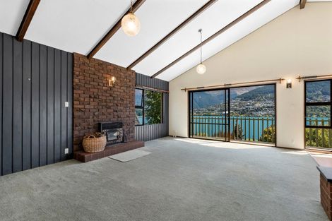 Photo of property in 582 Peninsula Road, Kelvin Heights, Queenstown, 9300