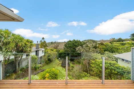 Photo of property in 35 Poto Road, Normandale, Lower Hutt, 5010