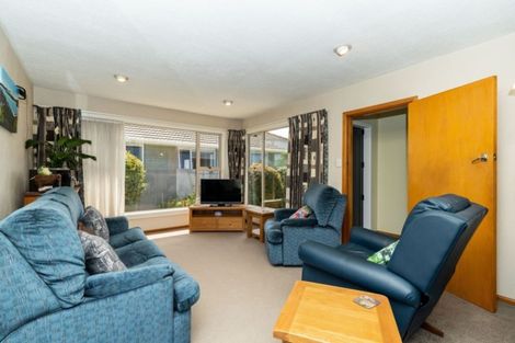 Photo of property in 33 Boston Avenue, Hornby, Christchurch, 8042