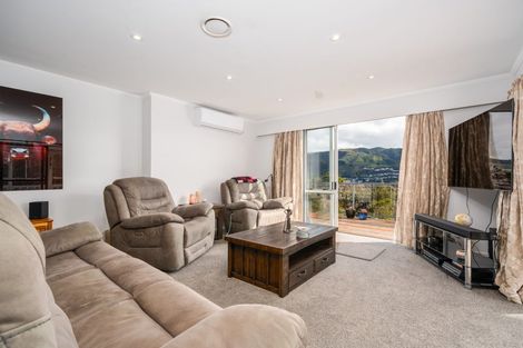 Photo of property in 36 Woodman Drive, Tawa, Wellington, 5028