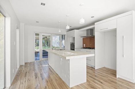 Photo of property in 132 Kittiwake Drive, Schnapper Rock, Auckland, 0632