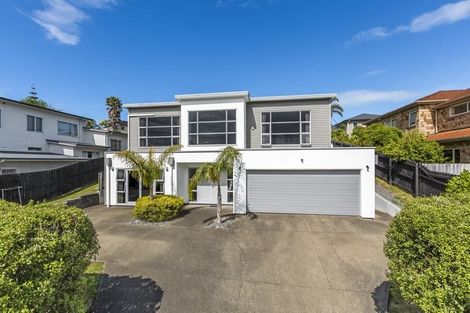 Photo of property in 24 Kittiwake Drive, Schnapper Rock, Auckland, 0632